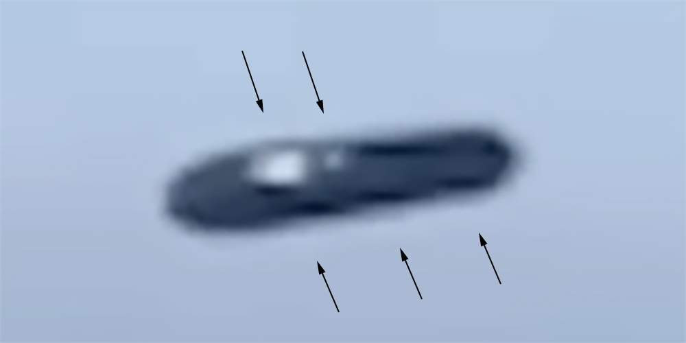 LaGuardia Airport UFO zoomed image